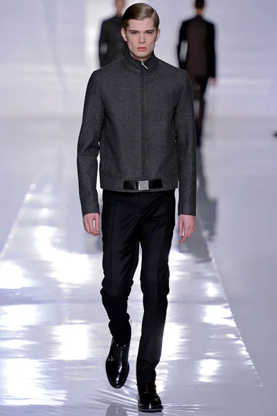 Look 19